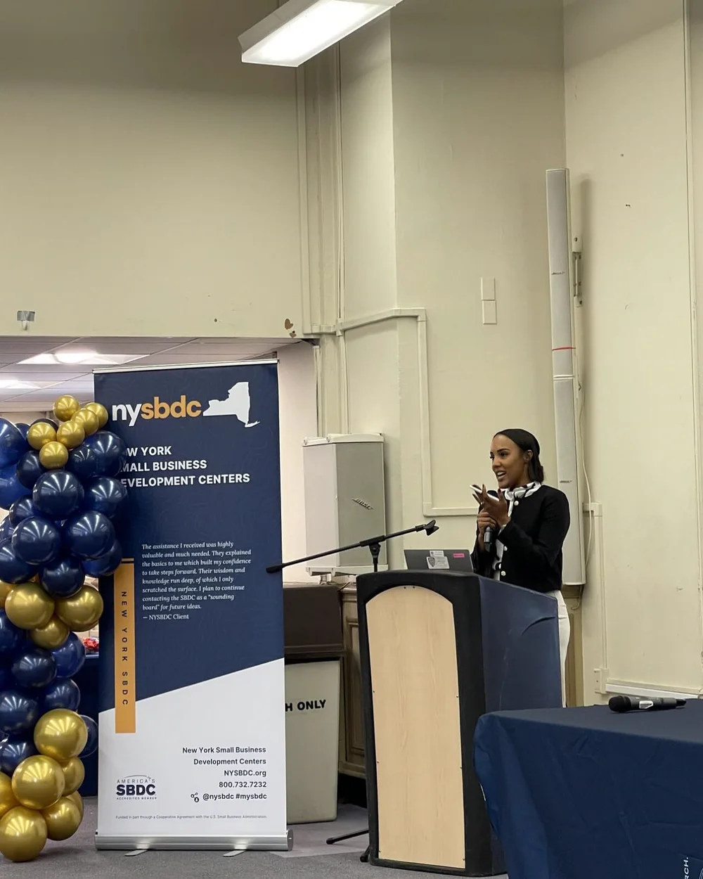 Joidy Sierra hablando en el Fireside Chat del Bronx Small Business Development Center